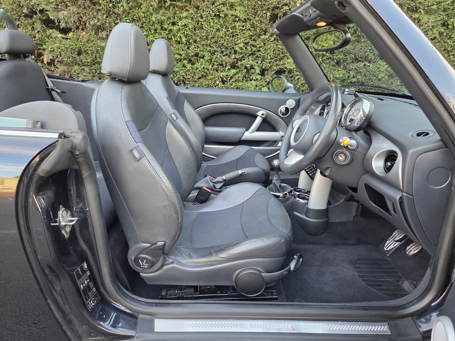 Used MINI Convertible 2008 for sale - 76762151: Photo 8