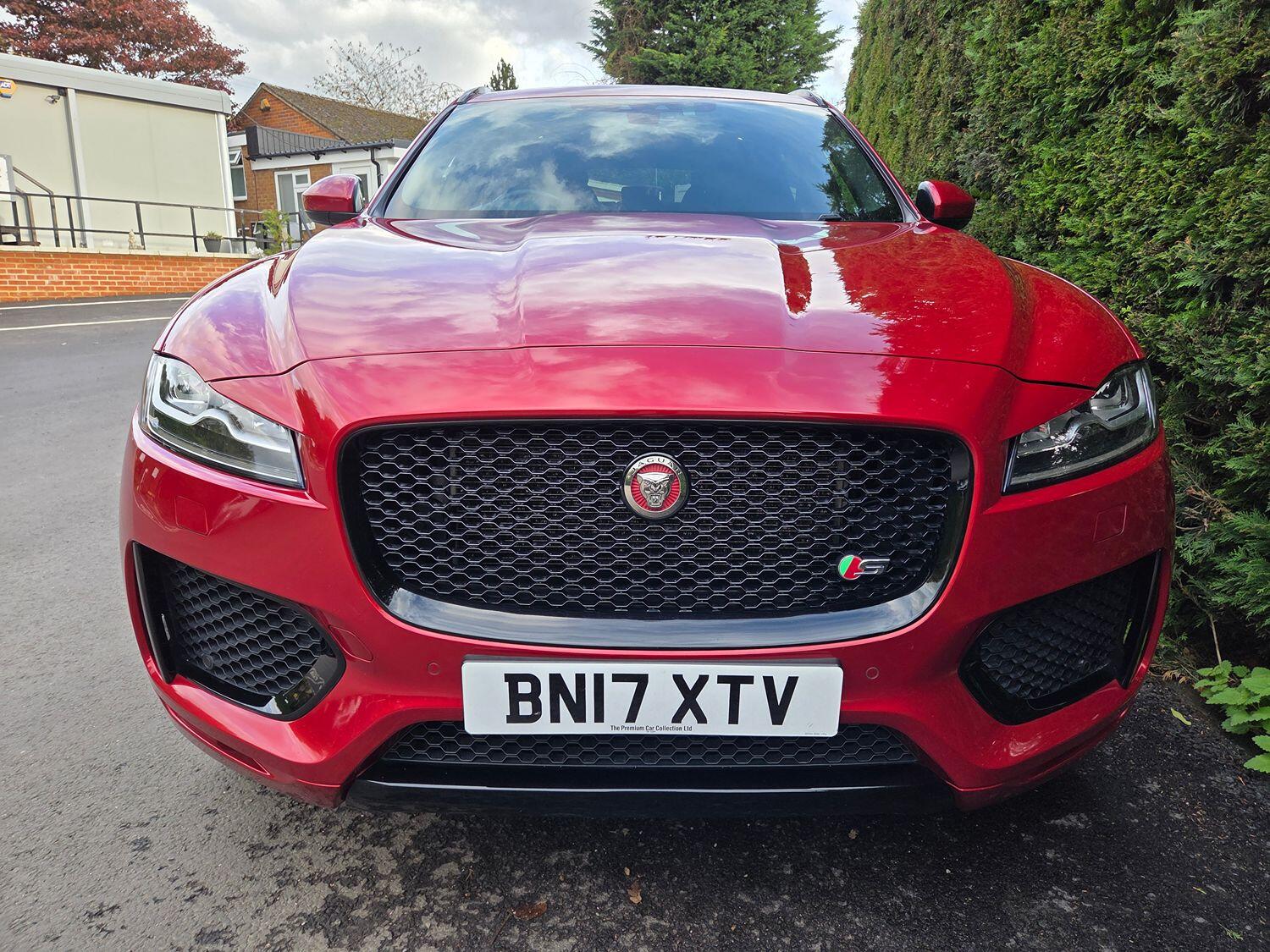 Used Jaguar F-Pace 2017 for sale - 76699237: Photo 3