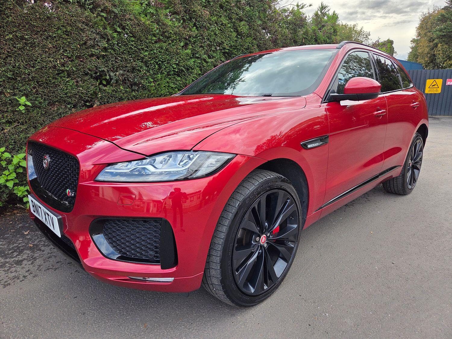 Used Jaguar F-Pace 2017 for sale - 76699237: Photo 4
