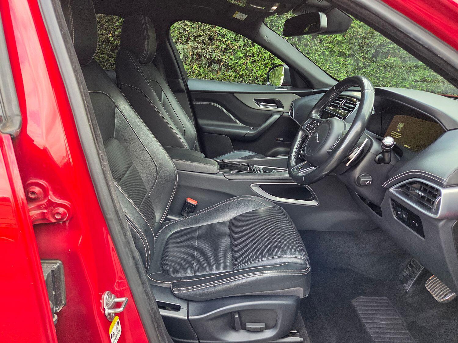 Used Jaguar F-Pace 2017 for sale - 76699237: Photo 9