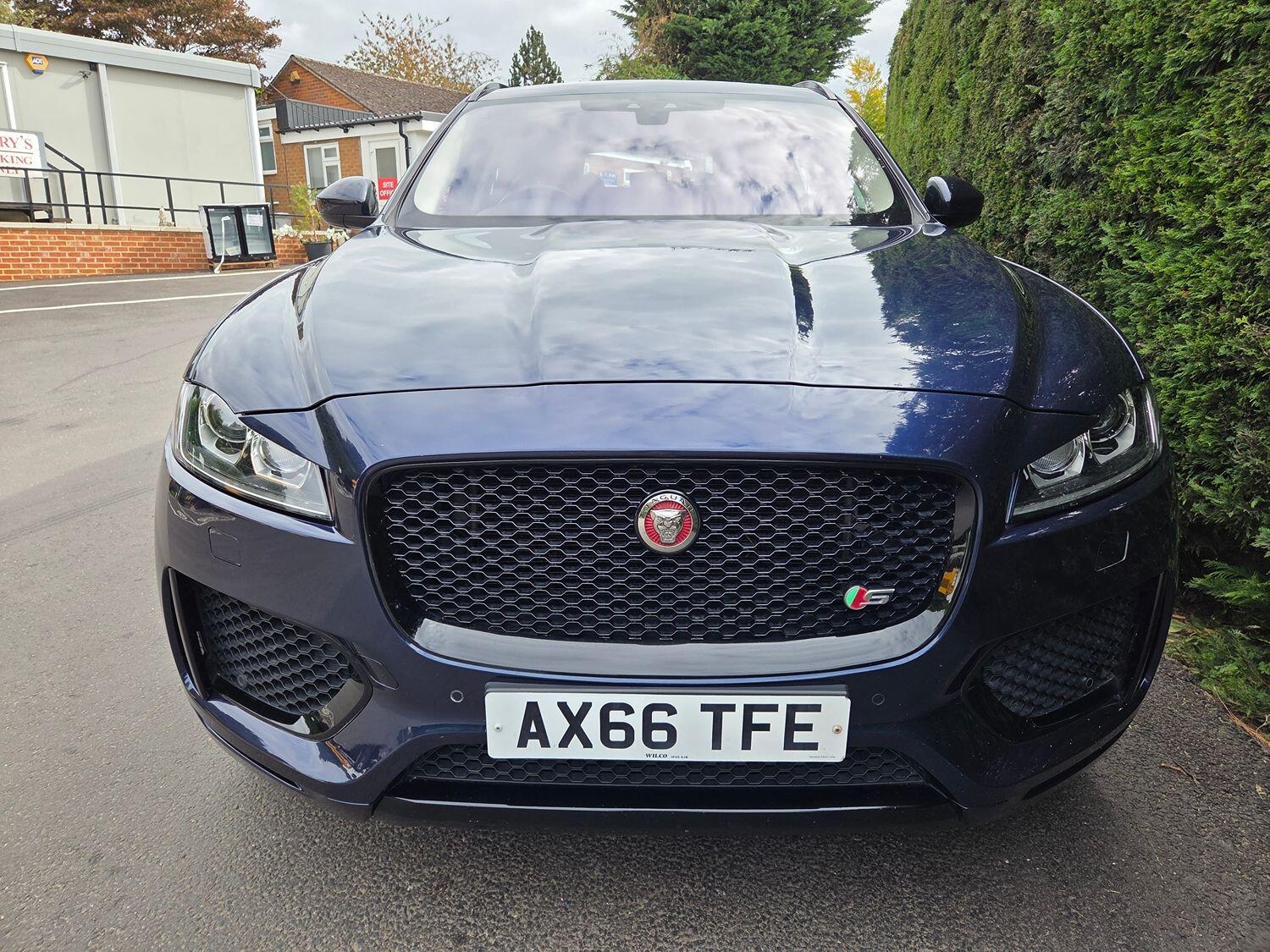 Used Jaguar F-Pace 2016 for sale - 76093769: Photo 3