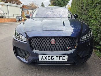 Used Jaguar F-Pace 2016 for sale - 76093769: Photo 3