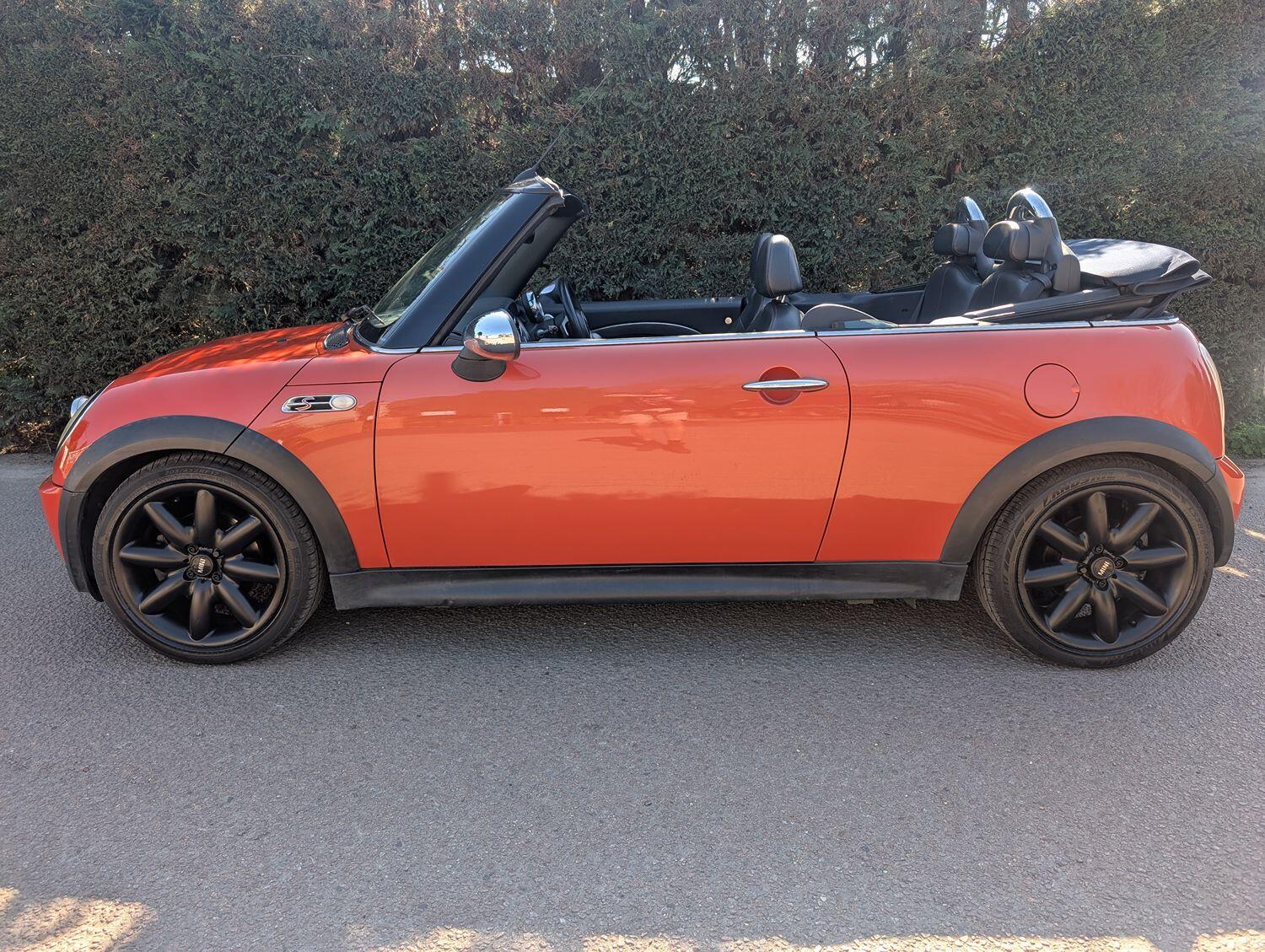 Used MINI Convertible 2005 for sale - 76794192: Photo 2