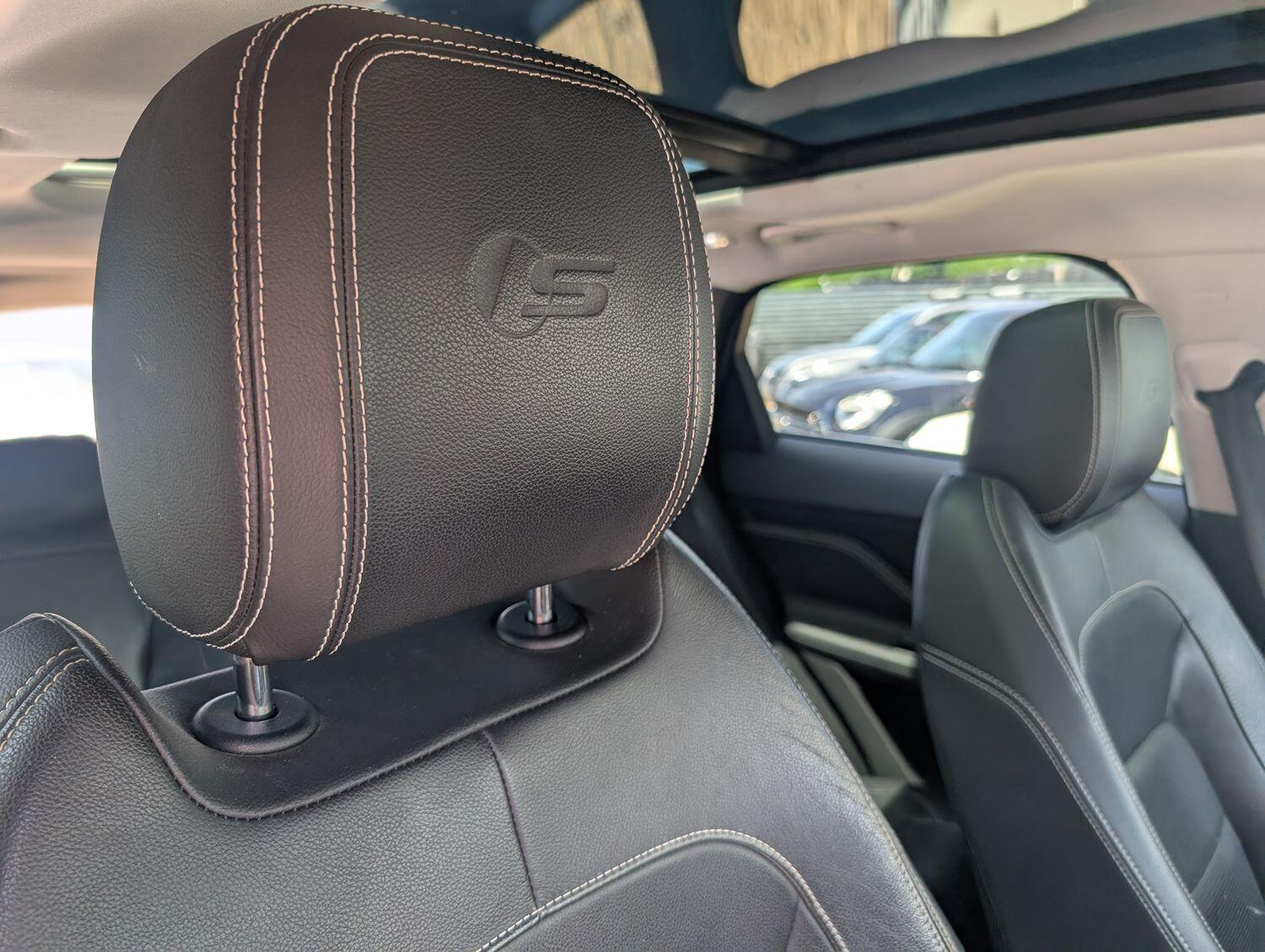 Used Jaguar F-Pace 2016 for sale - 76794182: Photo 4