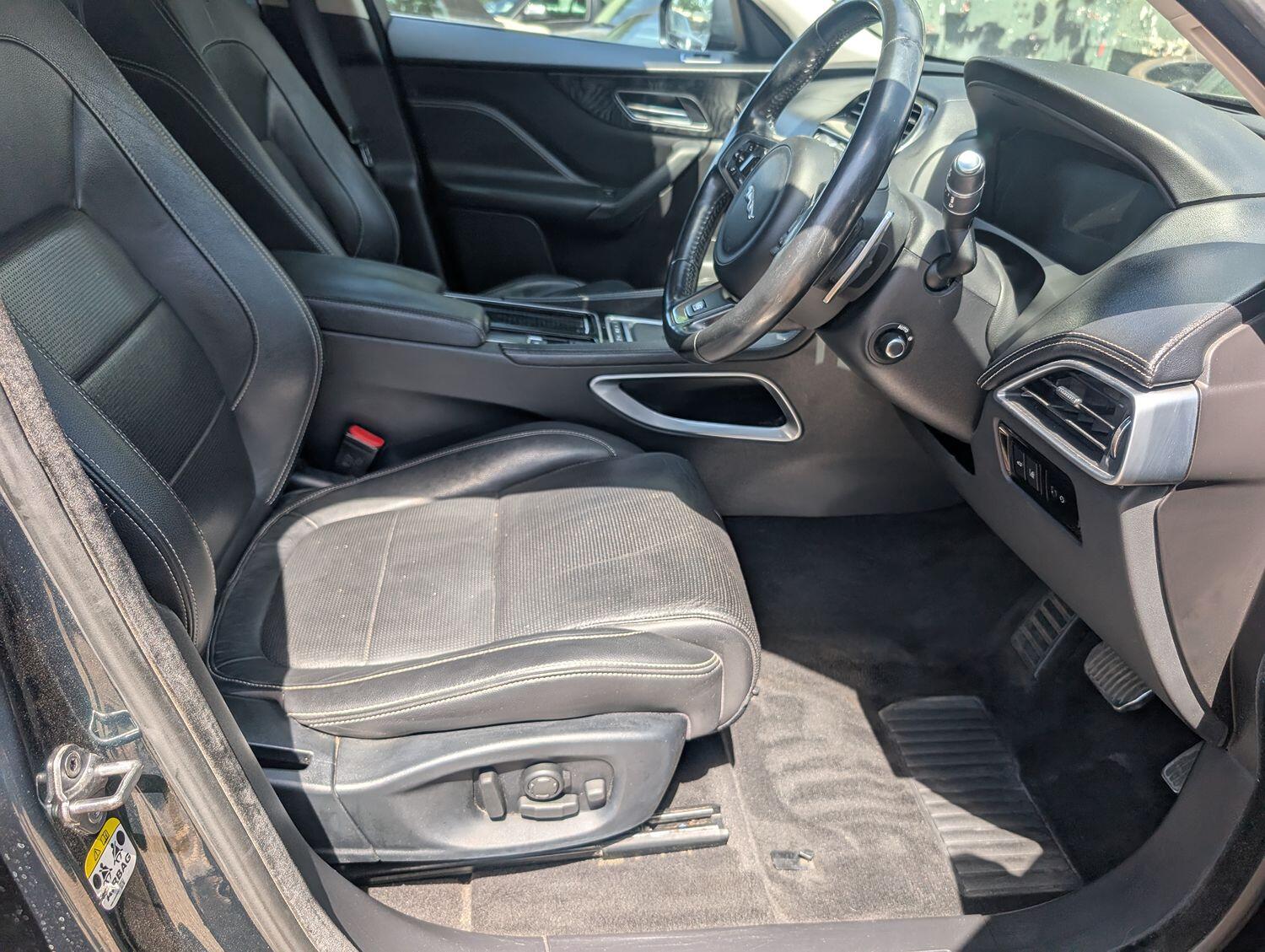 Used Jaguar F-Pace 2016 for sale - 76794182: Photo 6