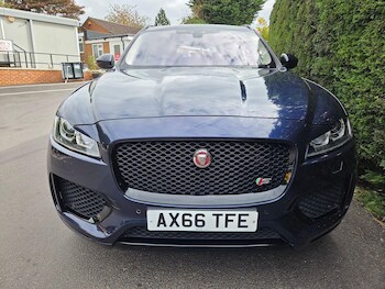 Used Jaguar F-Pace 2016 for sale - 76769562: Photo