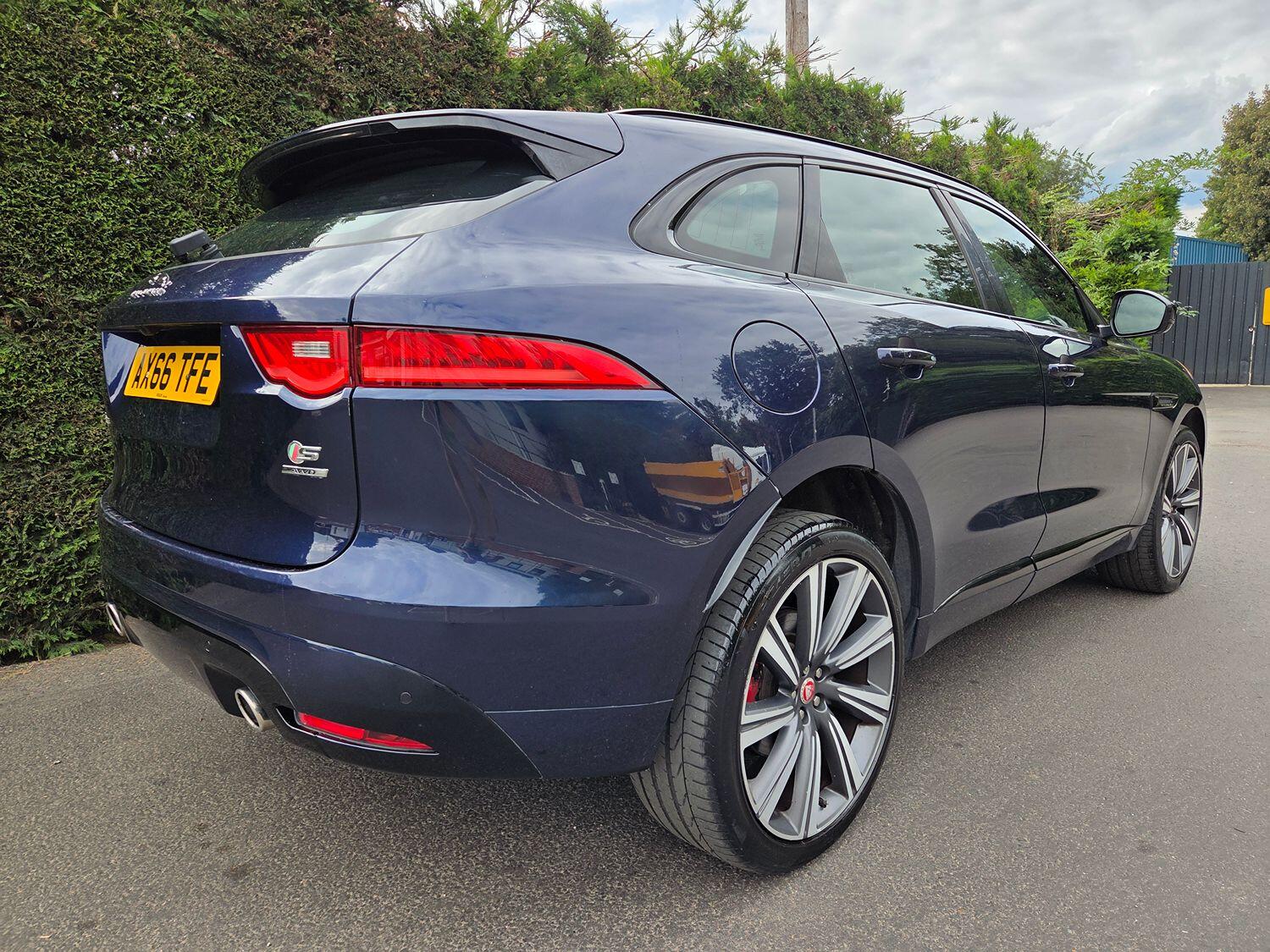 Used Jaguar F-Pace 2016 for sale - 76769562: Photo 7