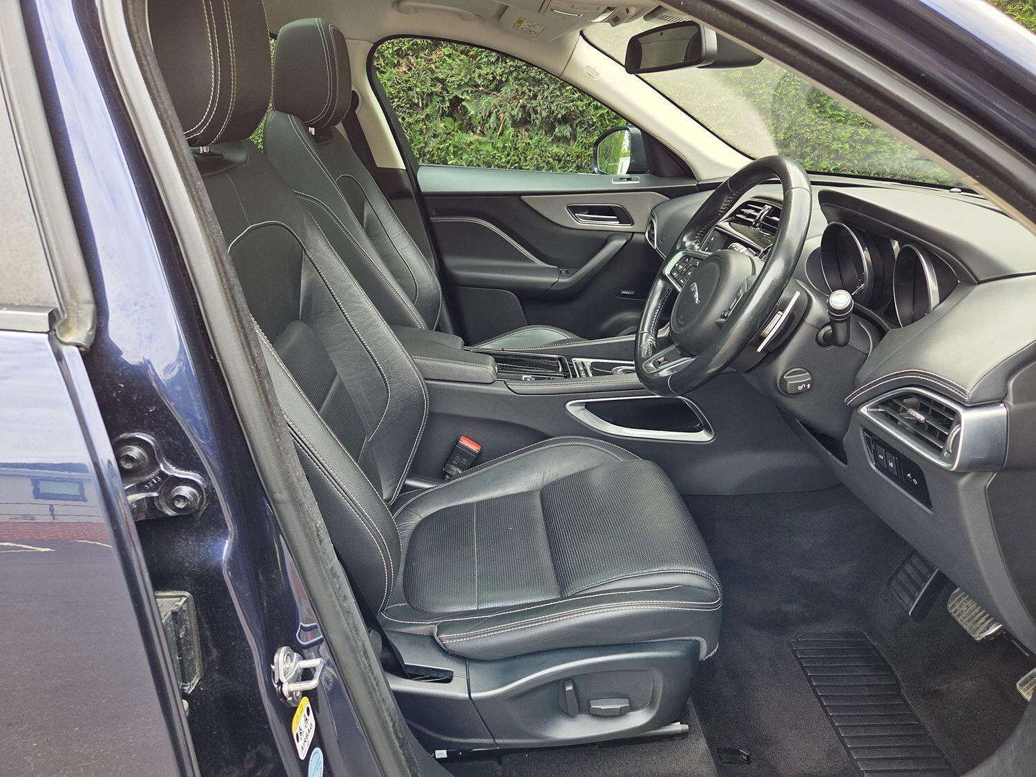 Used Jaguar F-Pace 2016 for sale - 76769562: Photo 9