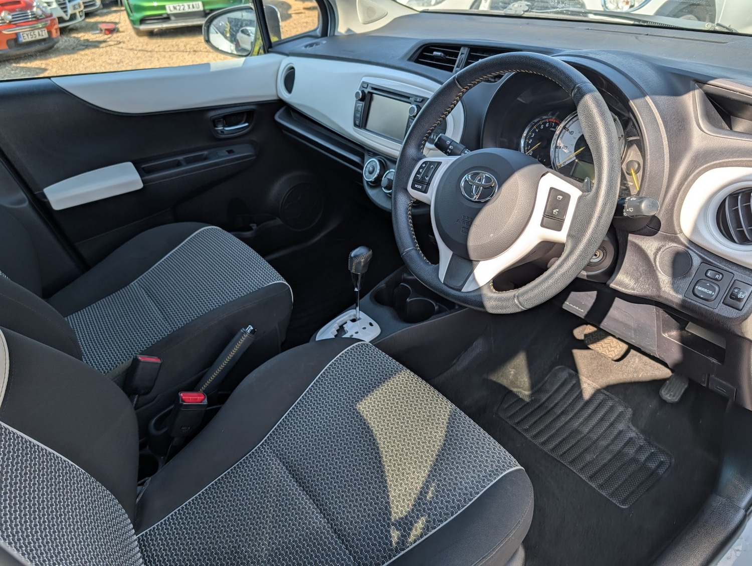 Used Toyota Yaris 2013 for sale - 77973722: Photo 10