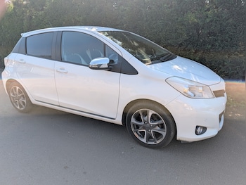 Used Toyota Yaris 2013 for sale - 77973722: Photo