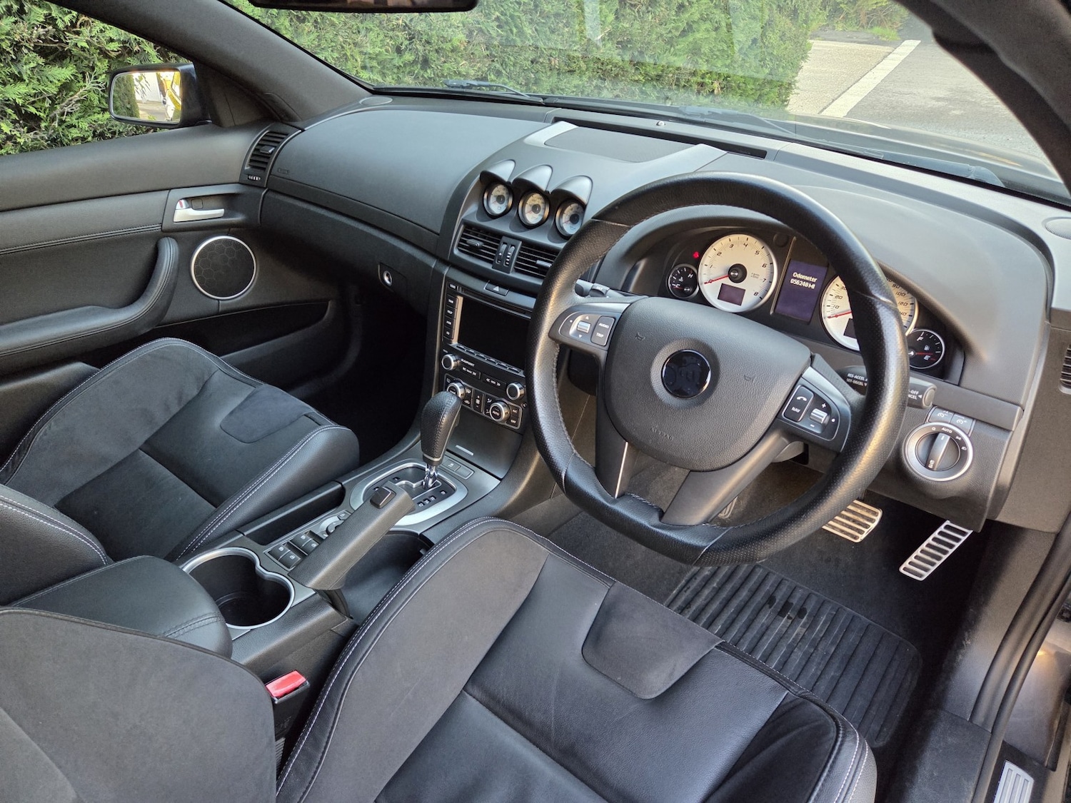 Used Vauxhall VXR8 2009 for sale - 76785018: Photo 9