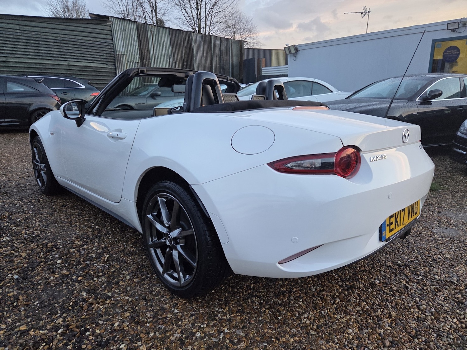 Used Mazda MX-5 2017 for sale - 77792792: Photo 5