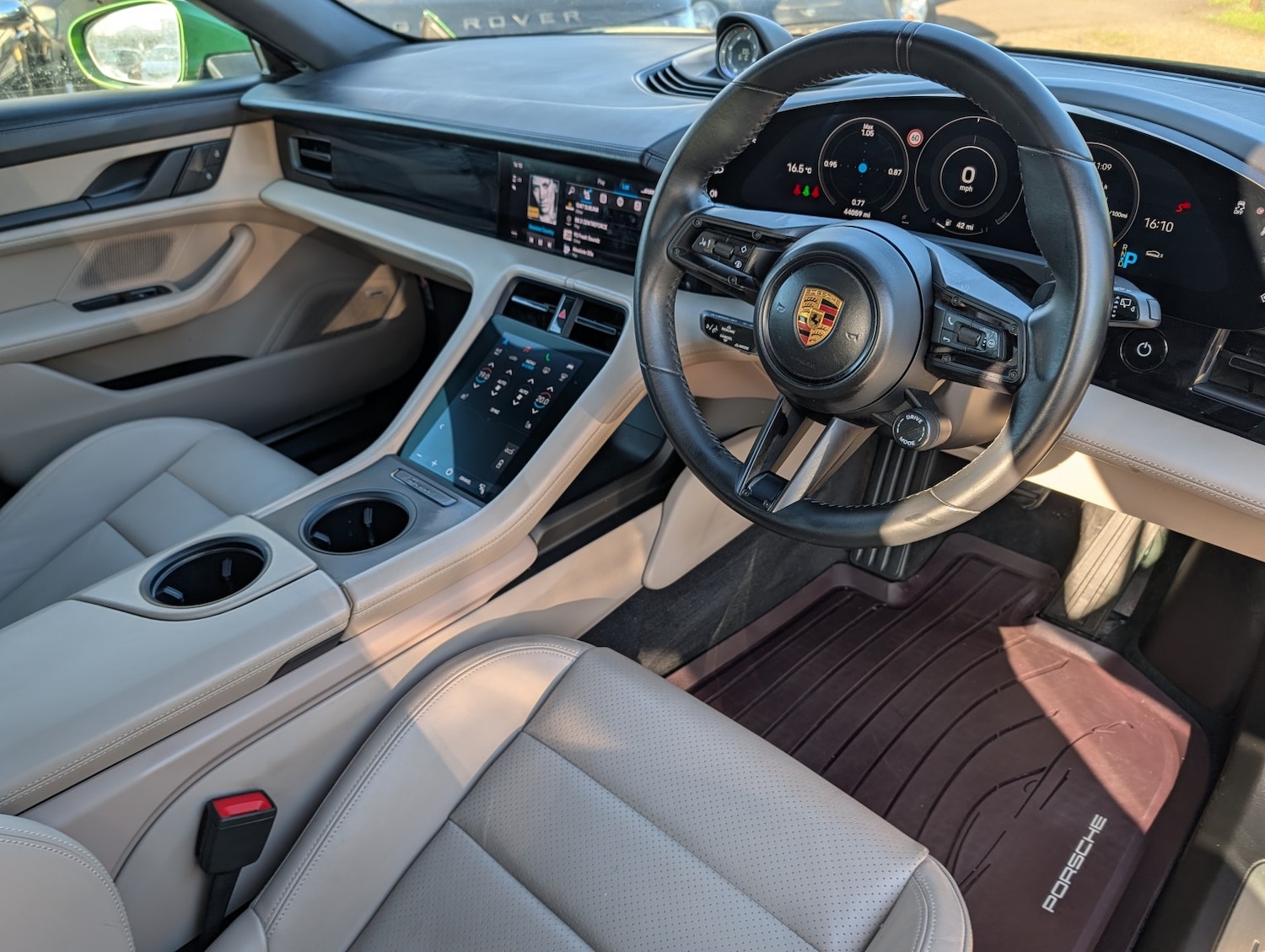 Used Porsche Taycan 2022 for sale - 77921400: Photo 10