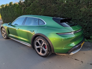 Used Porsche Taycan 2022 for sale - 77921400: Photo