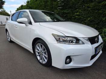 2011 - 1.8 200h SE-L 5-Door
