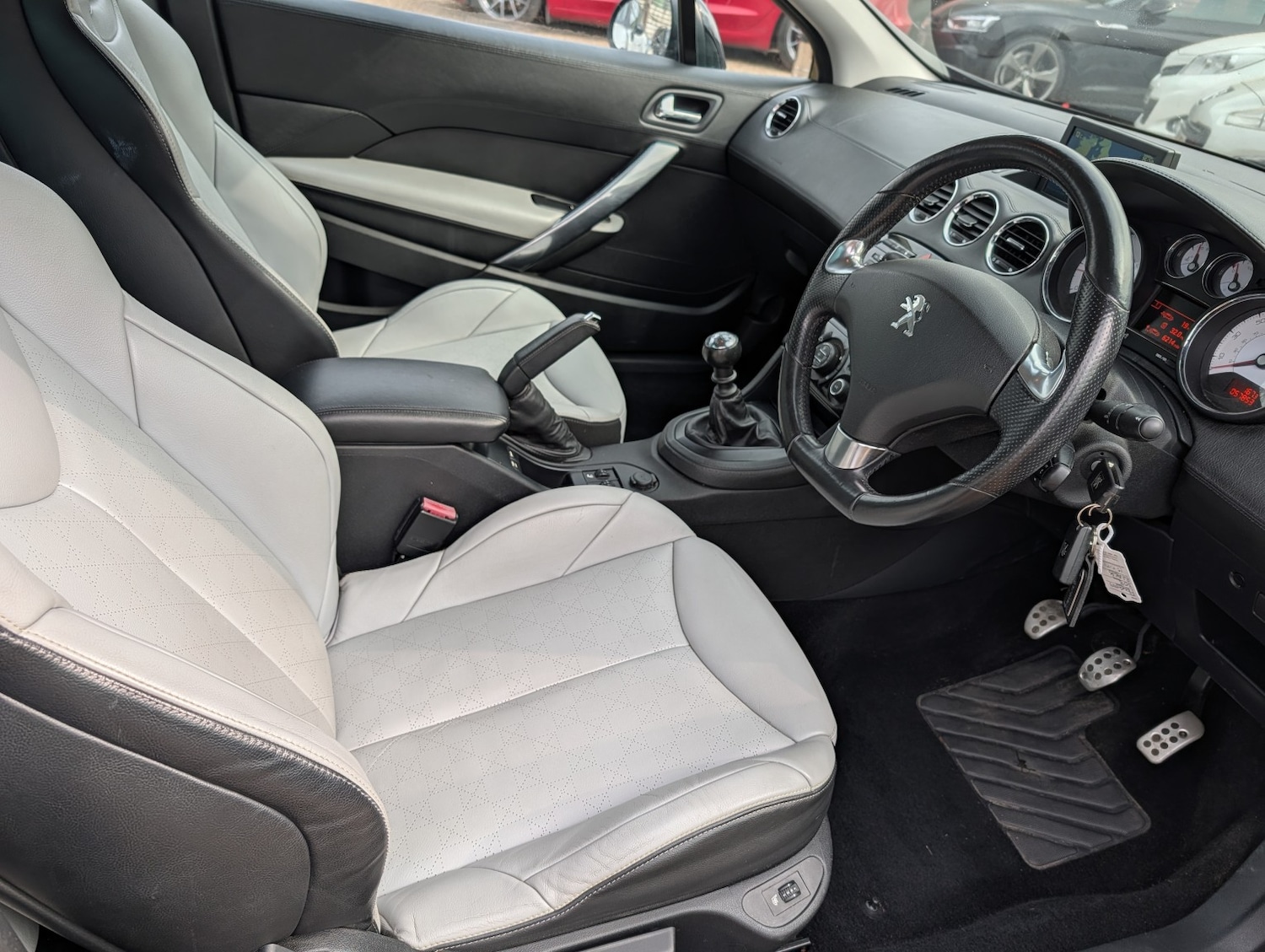 Used Peugeot 308 CC 2013 for sale - 77991666: Photo 11