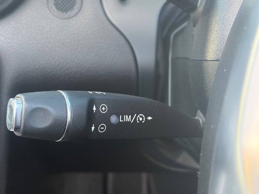 Used Mercedes-Benz SLK 2013 for sale - 77835333: Photo 19