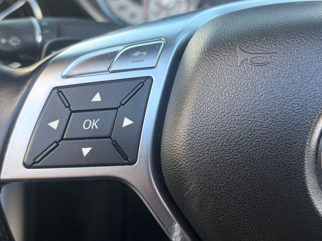 Used Mercedes-Benz SLK 2013 for sale - 77835333: Photo 21