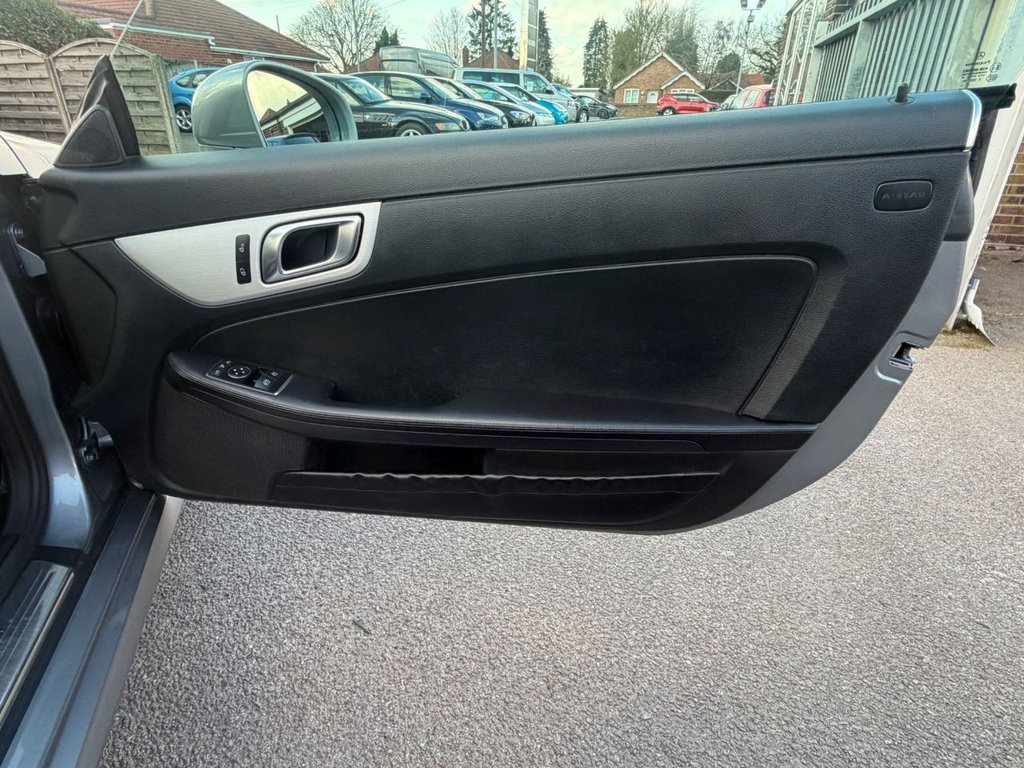 Used Mercedes-Benz SLK 2013 for sale - 77835333: Photo 29