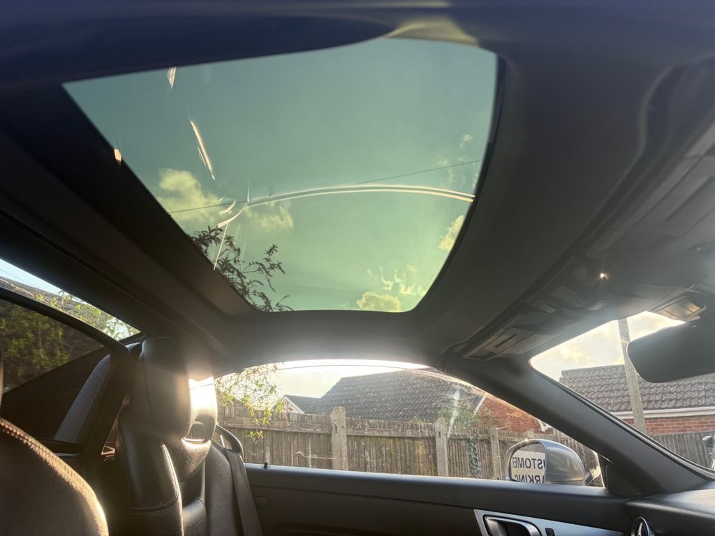 Used Mercedes-Benz SLK 2013 for sale - 77835333: Photo 3