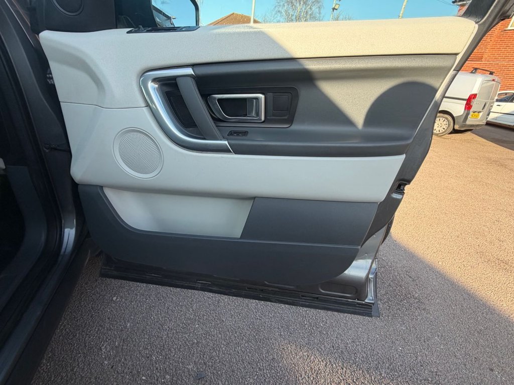 Used Land Rover Discovery Sport 2015 for sale - 77780286: Photo 29