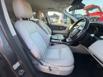 Used Land Rover Discovery Sport 2015 for sale - 77780286: Photo