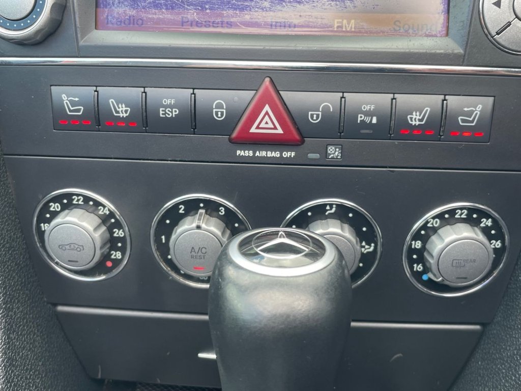 Used Mercedes-Benz SLK 2009 for sale - 76772656: Photo 24