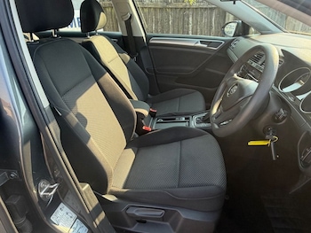 Used Volkswagen Golf 2018 for sale - 78431276: Photo