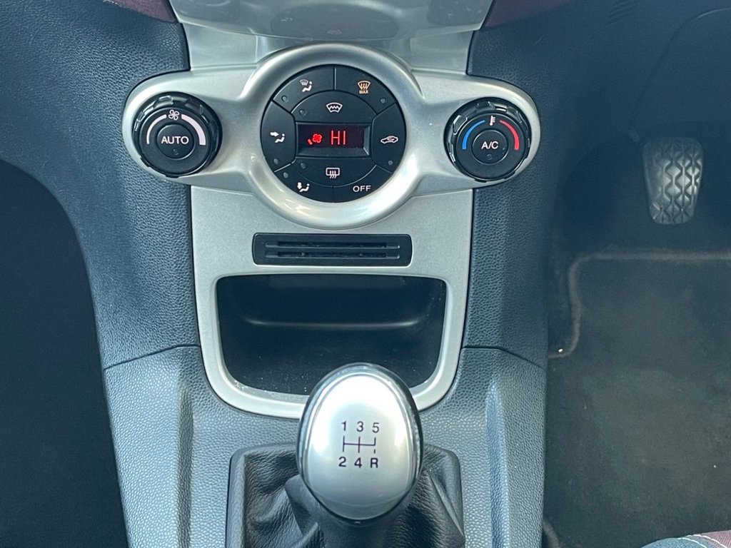 Used Ford Fiesta 2010 for sale - 76772669: Photo 12