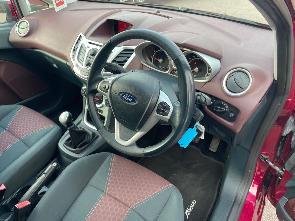 Used Ford Fiesta 2010 for sale - 76772669: Photo 8