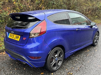 Used Ford Fiesta 2015 for sale - 77012107: Photo