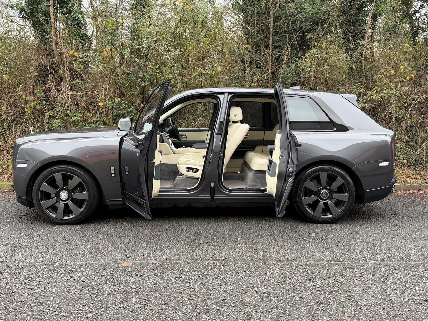 Used Rolls-Royce Cullinan 2019 for sale - 77034009: Photo 10