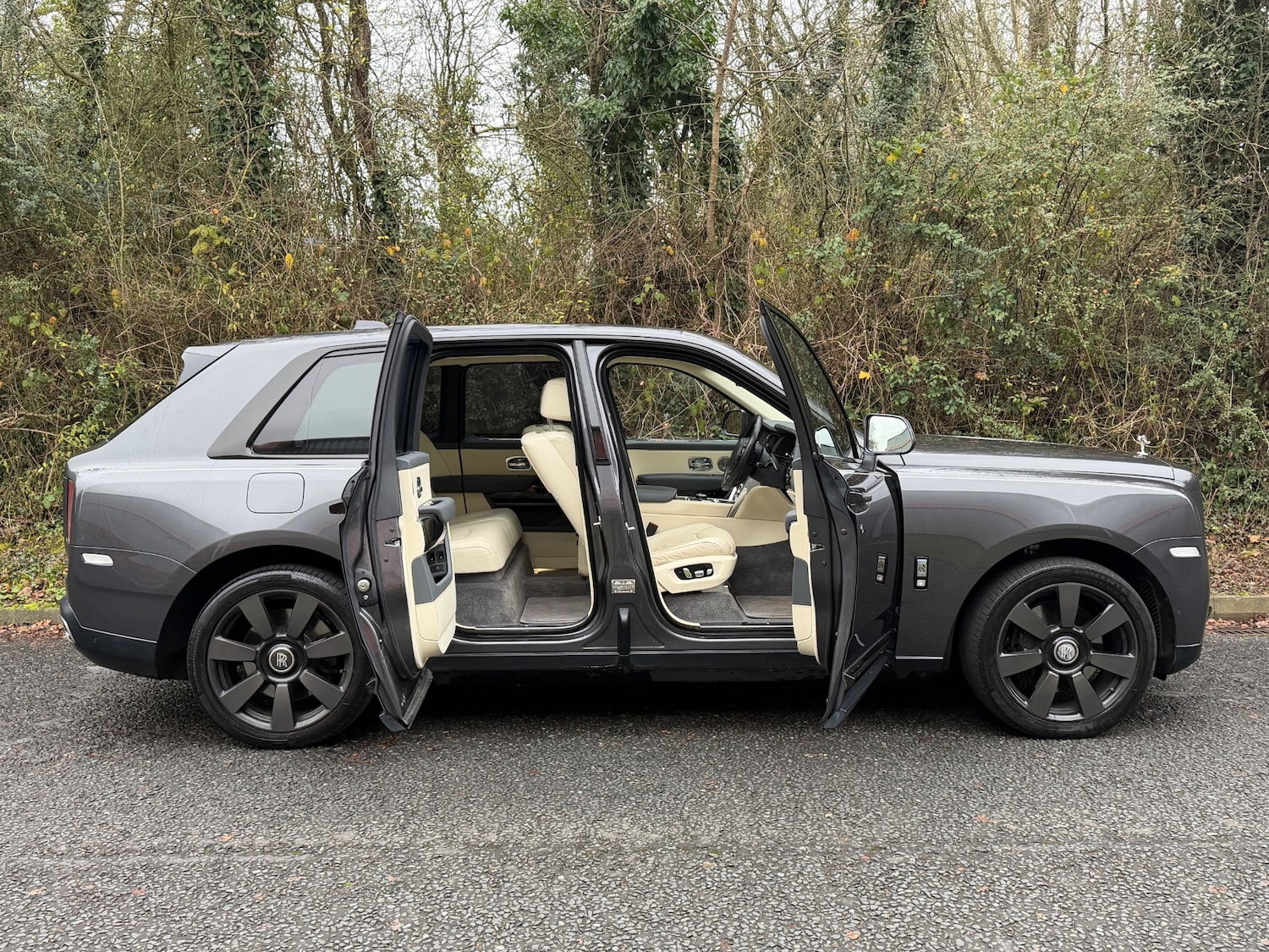 Used Rolls-Royce Cullinan 2019 for sale - 77034009: Photo 9