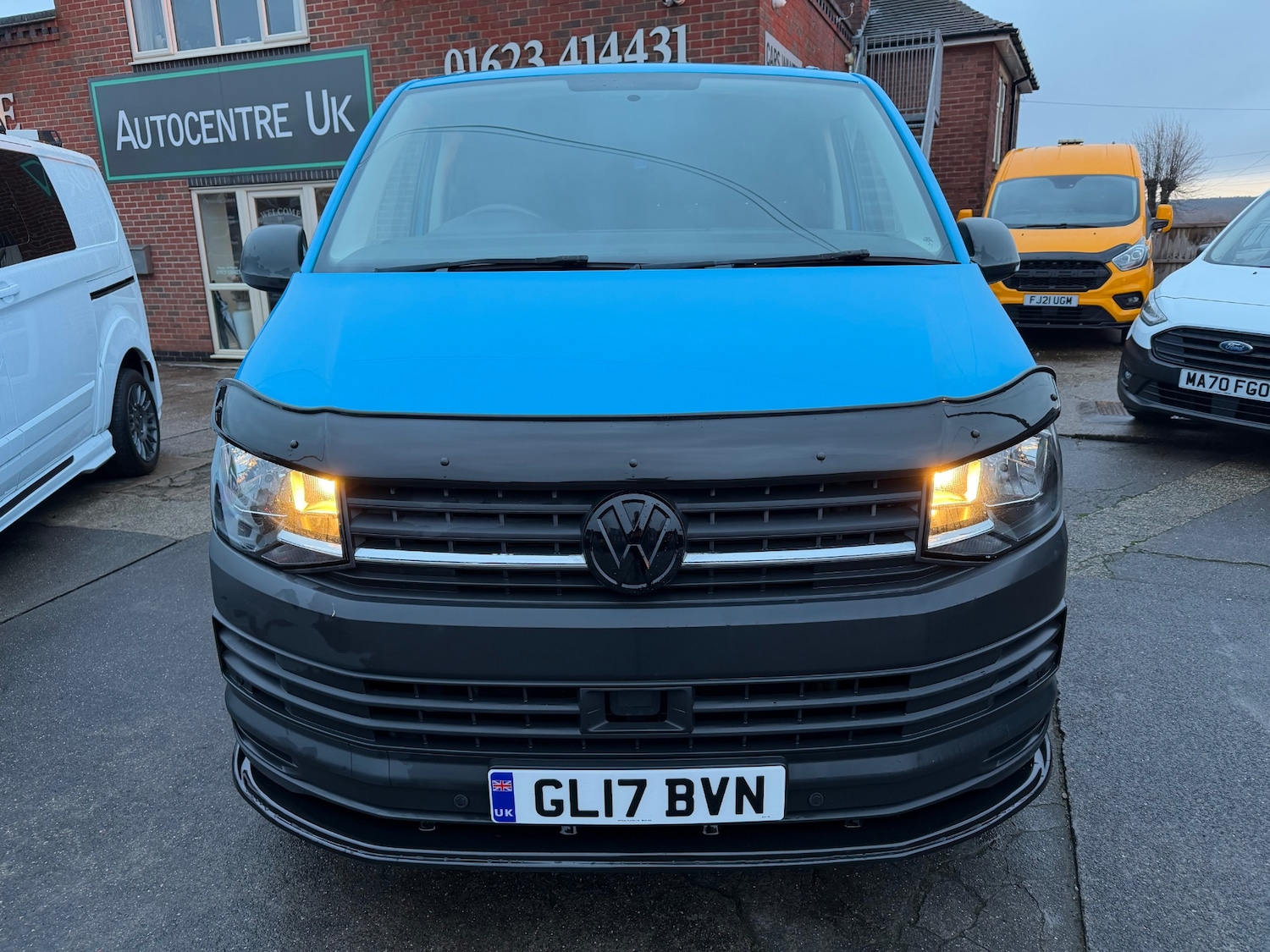 Used Volkswagen Transporter 2017 for sale - 77461220: Photo 2