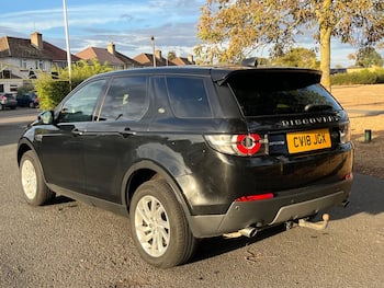 Used Land Rover Discovery Sport 2018 for sale - 79726278: Photo