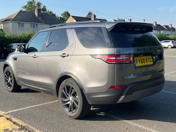 Used Land Rover Discovery 2018 for sale - 79305453: Photo