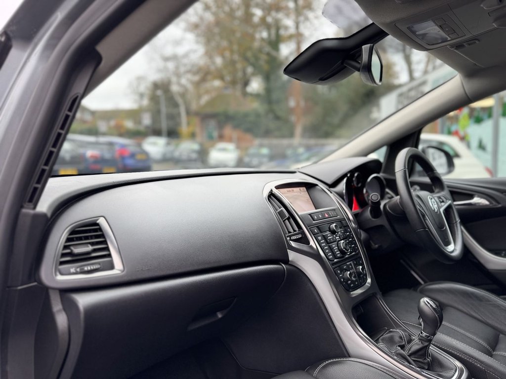 Used Vauxhall Astra 2011 for sale - 76754596: Photo 46