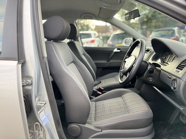 Used Volkswagen Polo 2005 for sale - 76210590: Photo 11