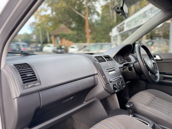 Used Volkswagen Polo 2005 for sale - 76210590: Photo 25