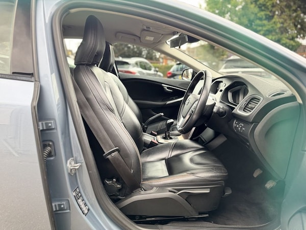Used Volvo V40 Cross Country 2017 for sale - 75383778: Photo 12