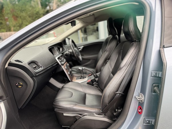 Used Volvo V40 Cross Country 2017 for sale - 75383778: Photo 13