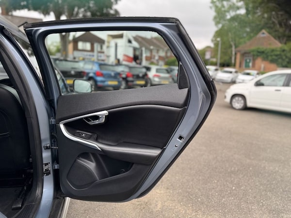Used Volvo V40 Cross Country 2017 for sale - 75383778: Photo 40
