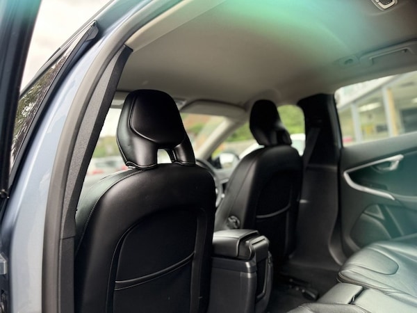 Used Volvo V40 Cross Country 2017 for sale - 75383778: Photo 44