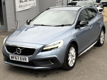 Used Volvo V40 Cross Country 2017 for sale - 75383778: Photo