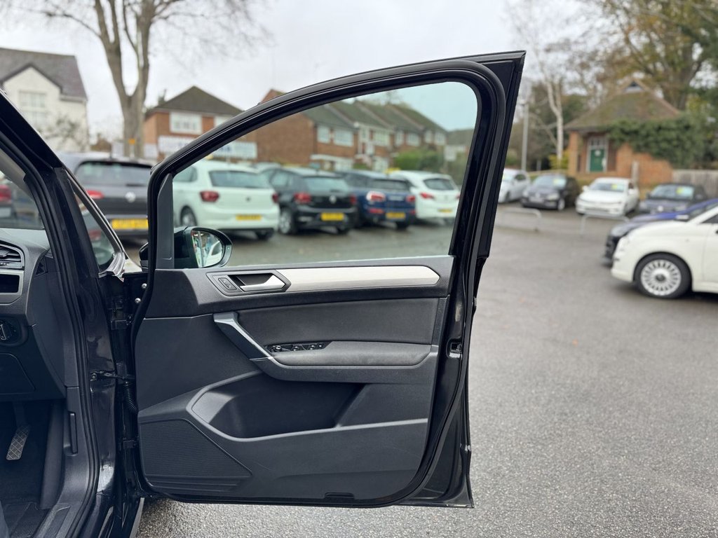 Used Volkswagen Touran 2016 for sale - 76820419: Photo 50