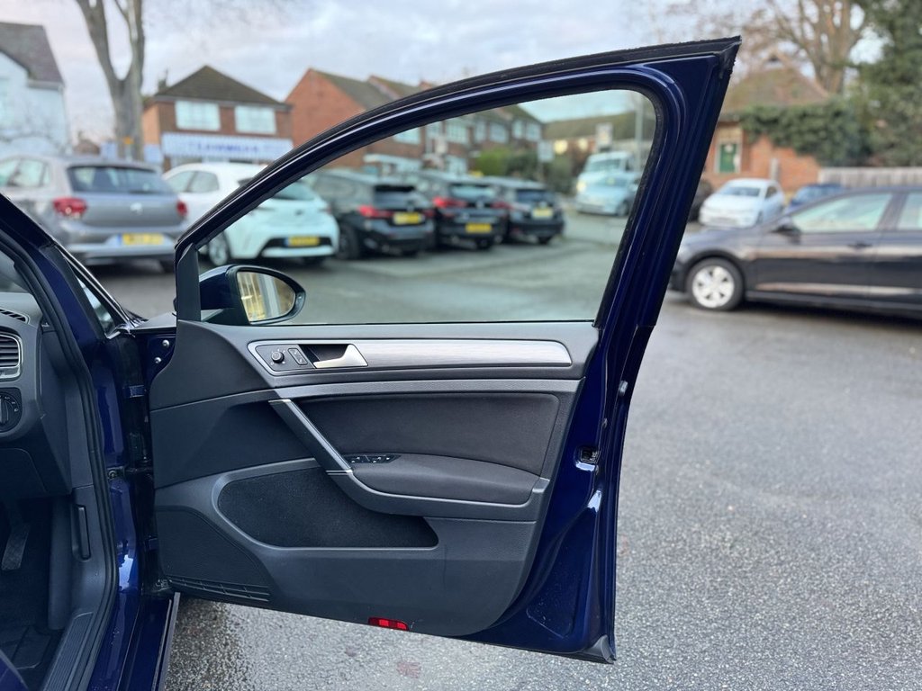 Used Volkswagen Golf 2018 for sale - 77355632: Photo 38