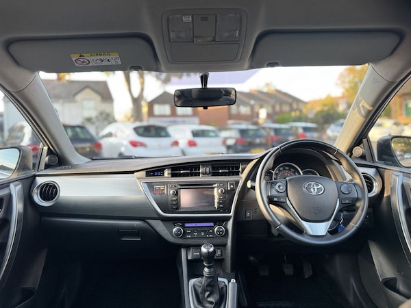 Used Toyota Auris 2014 for sale - 76261400: Photo 14