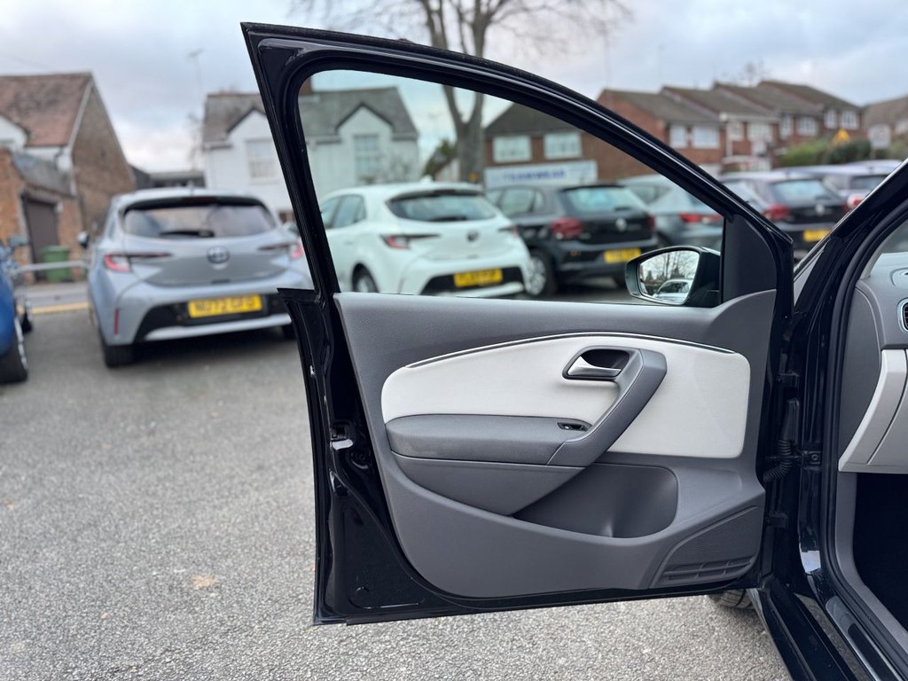 Used Volkswagen Polo 2015 for sale - 77121496: Photo 30