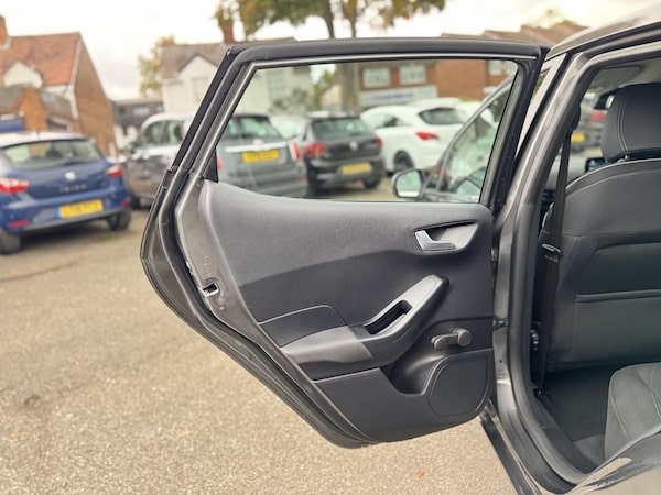 Used Ford Fiesta 2018 for sale - 76303600: Photo 20