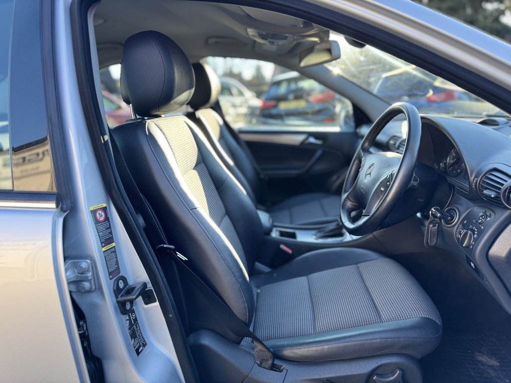 Used Mercedes-Benz C Class 2006 for sale - 77990709: Photo 11